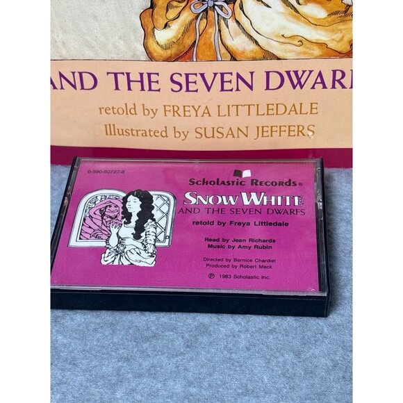 Snow White & The Seven Dwarfs Book & Cassette Retold by Freya Littledale Illustr - Picture 2 of 13